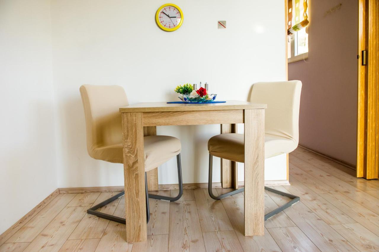 פודסטראנה Apartments Nino מראה חיצוני תמונה
